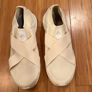 Adidas ultra boost cream/gold